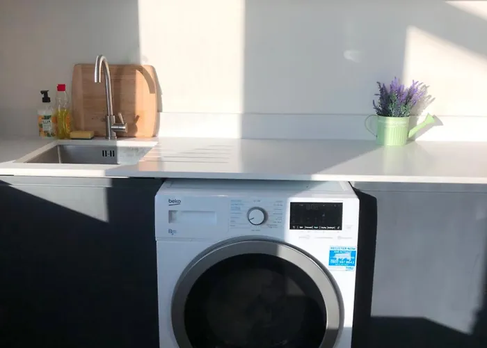 Prime Central-Luxury 1Br Apartment-Free Parking-Fast Wi-Fi